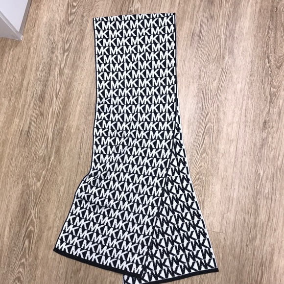 MICHEAL KORS SCARF - Picture 1 of 5